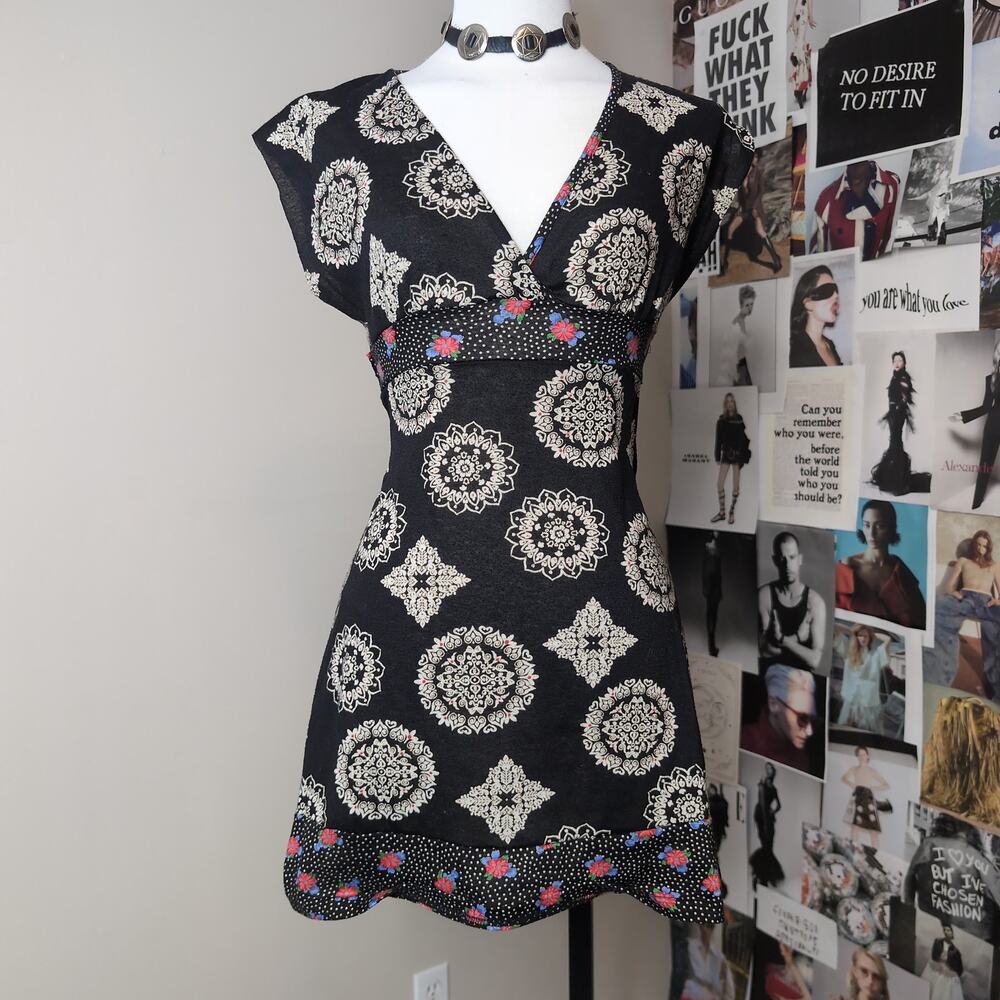 Medallion Print V-Neck Cap Sleeve Top Y2k